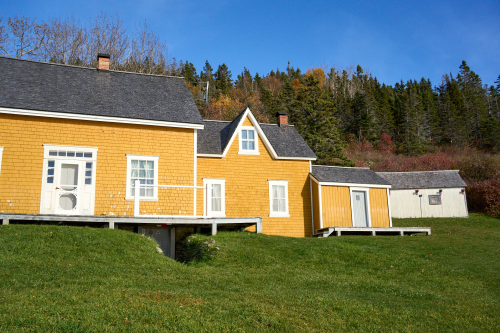 Milieu naturel,Forêt,Parc Forillon,Maison Blanchette,Saison,Automne,MRC Côte-de-Gaspé,Région,Résidentiel,Propriété en bordure d'eau,Maison de campagne,Parc provincial,Jour,Temps